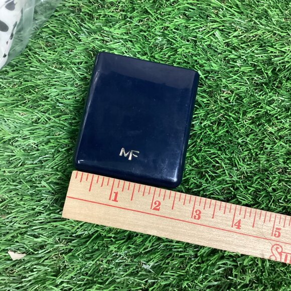 Max Factor Powdered Foundation Rich Beige 104 - Picture 8 of 8